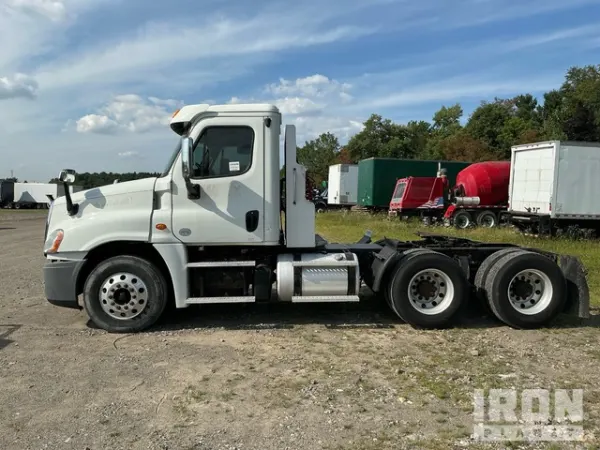 2013 Freieghtliner M2 112