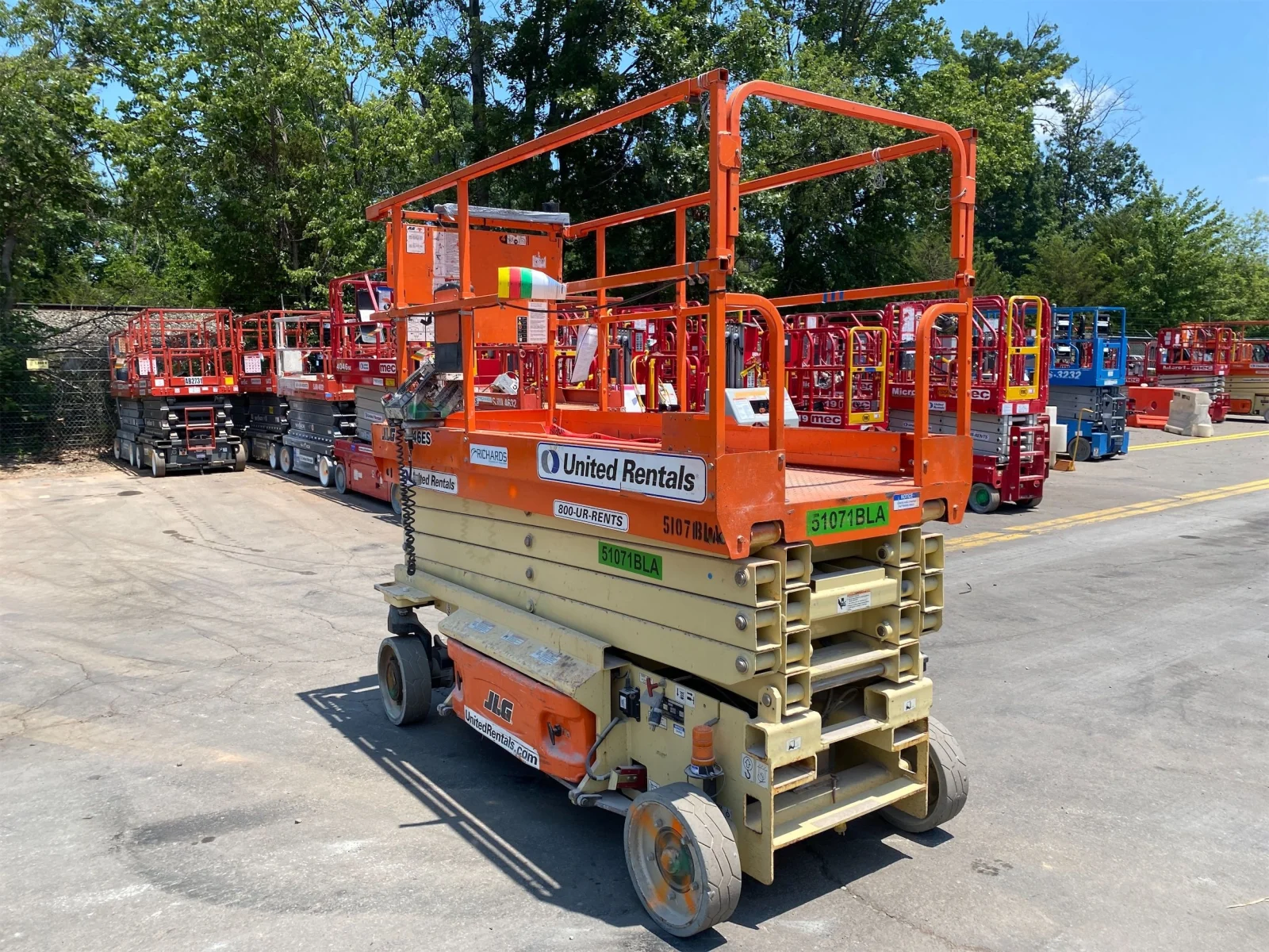 2017 JLG 3246ES