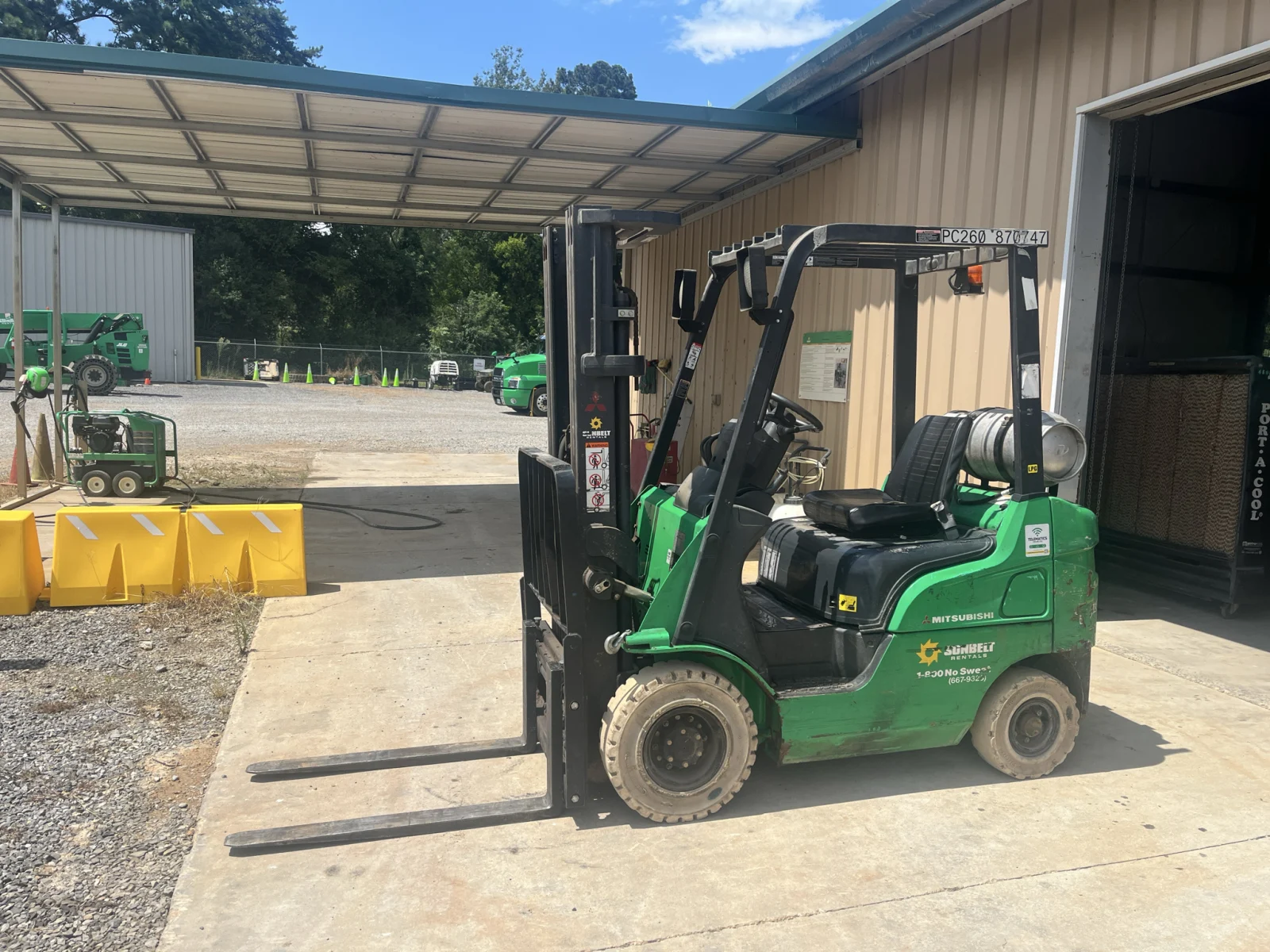 2016 Mitsubishi FG18N
