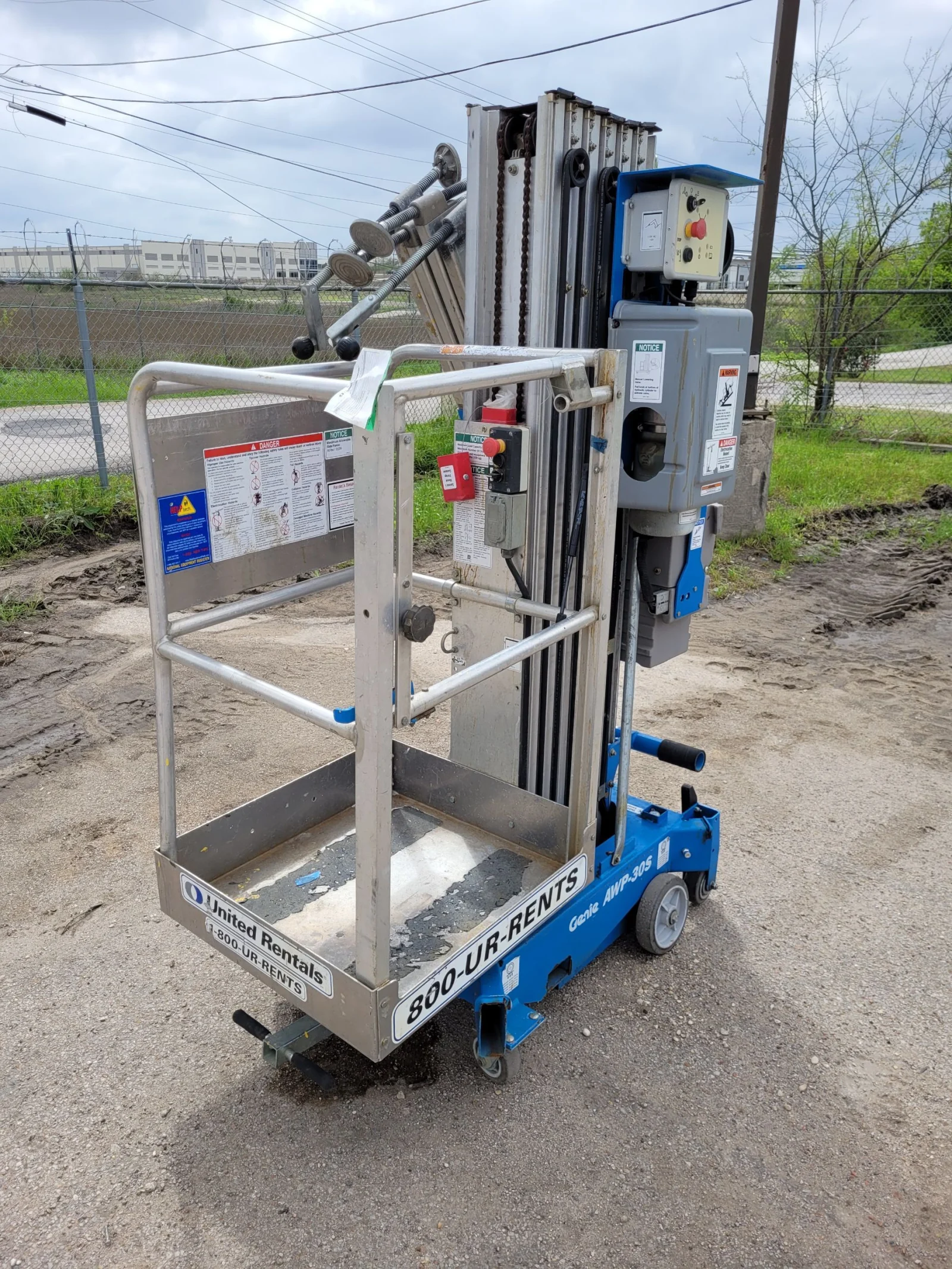 2018 Genie AWP-30SDC Pusharound