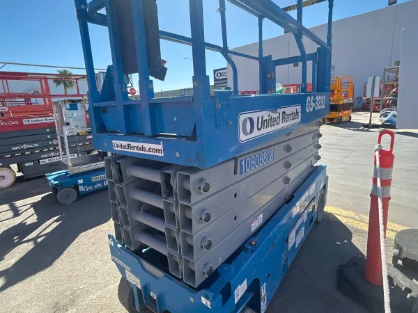 2018 Genie GS-3232