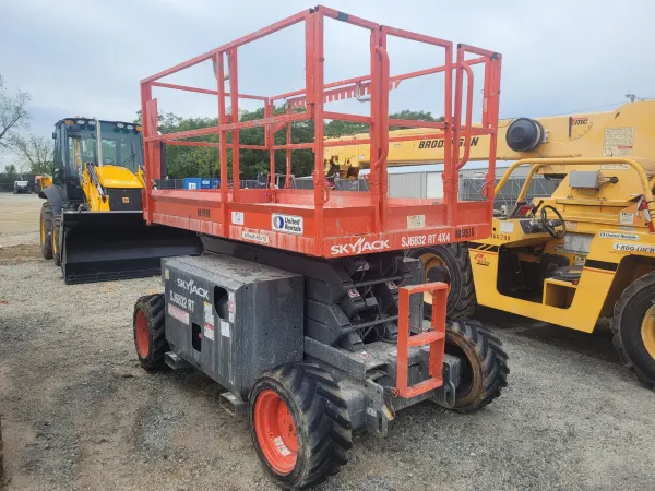 2017 Skyjack SJ6832RT-Rough-Terrain