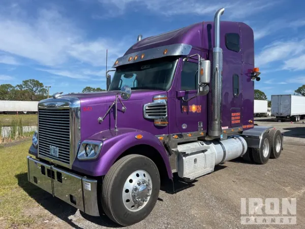 2021 Freightliner Coronado 122SD