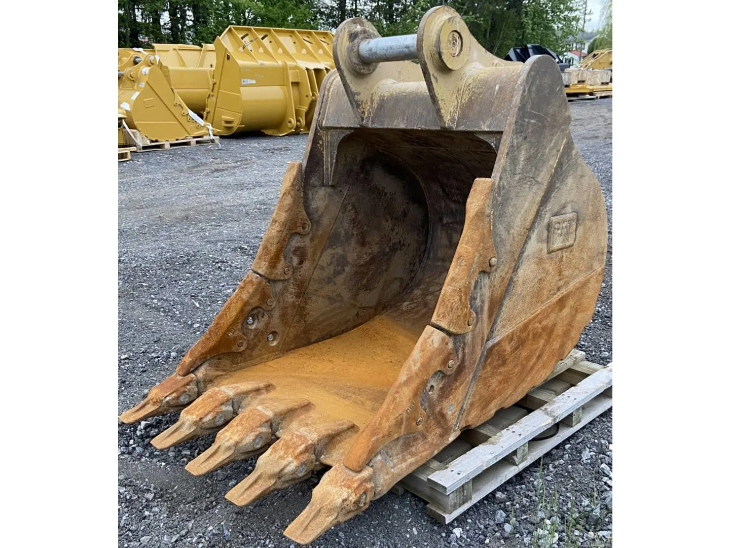 2024 Caterpillar CATERPILLAR 320-325 42INCH SEVERE DUTY BUCKET