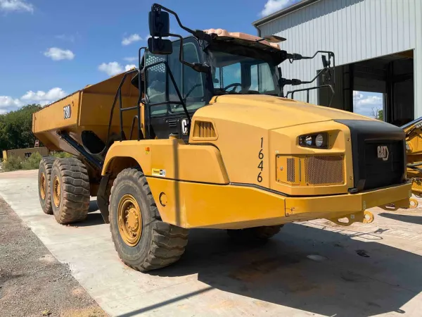 2021 Caterpillar 730