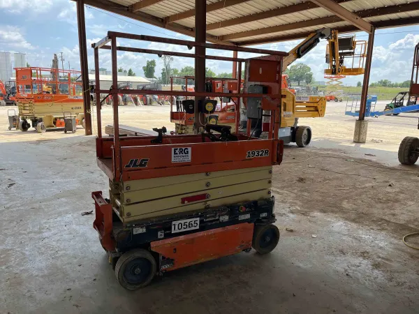 2017 JLG R1932i