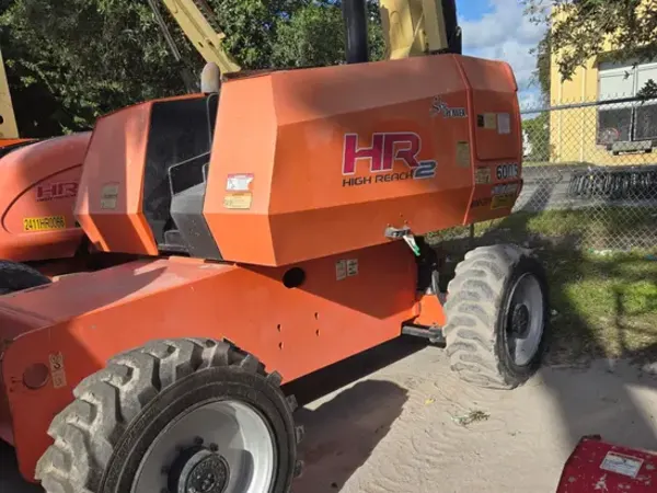 2017 JLG 600S