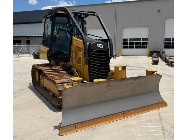 2021 Caterpillar D2 LGP