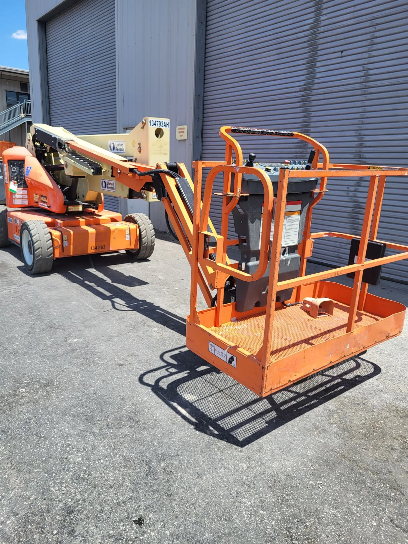 2014 JLG E450AJ-Articulating-Boom-Lift