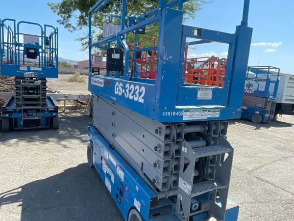 2018 Genie GS-3232