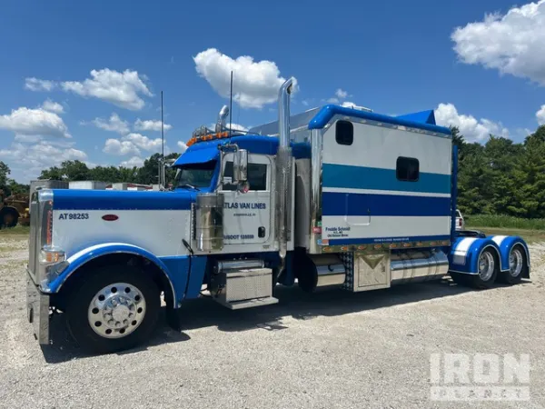 2015 Peterbilt 389