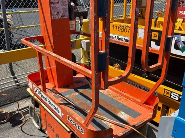 2019 JLG 1230ES Self-Propelled One-Person