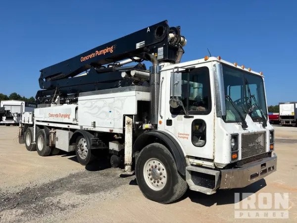 2007 Mack MR688