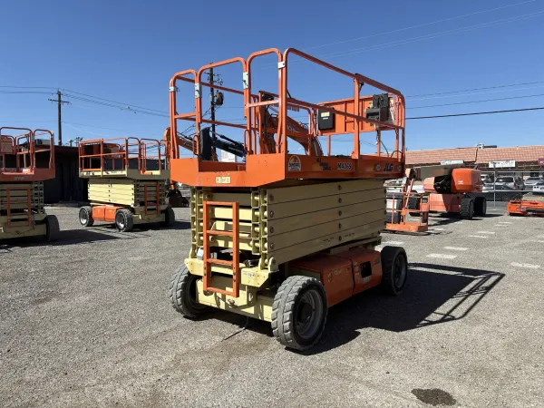 2018 JLG M4069LE