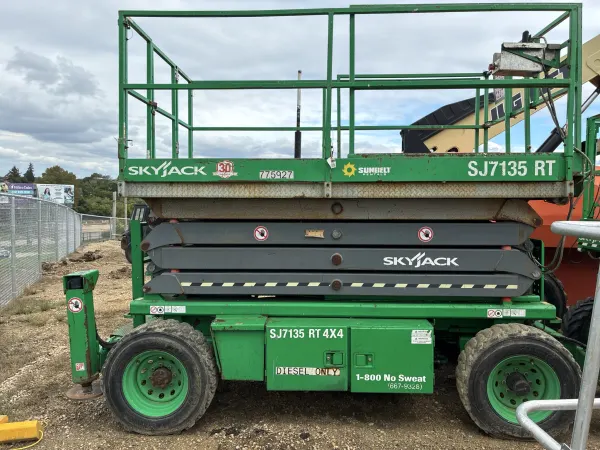 2015 Skyjack SJ7135 RT
