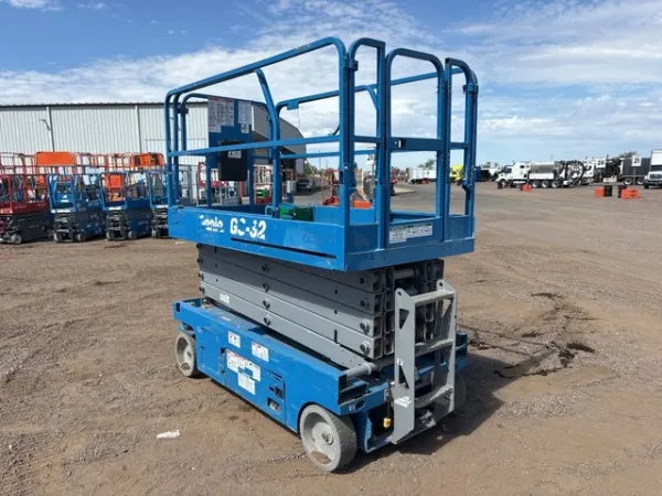 2017 Genie GS-3246