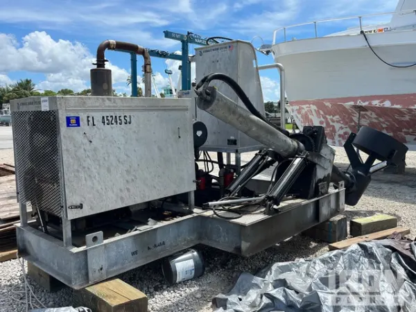 2020 Hydraulic Marine 2424LRHD