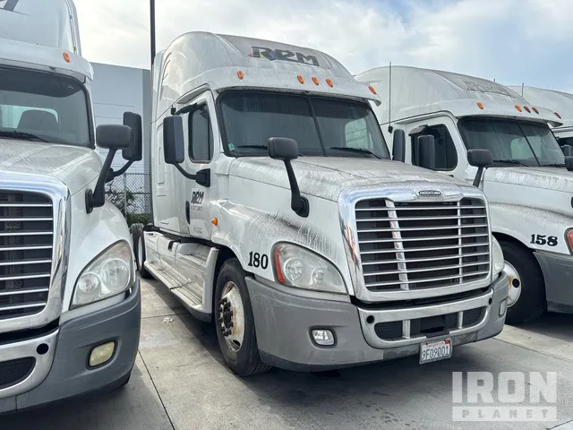 2013 Freightliner Cascadia 125