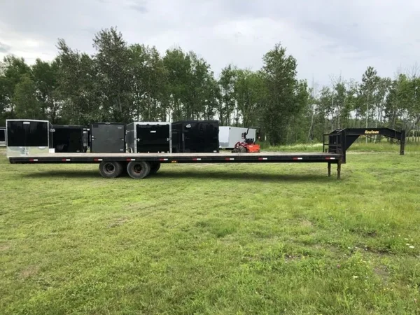 2002 Kaufman Trailers 101X40 Gooseneck Equipment Trailer w/Toolbox
