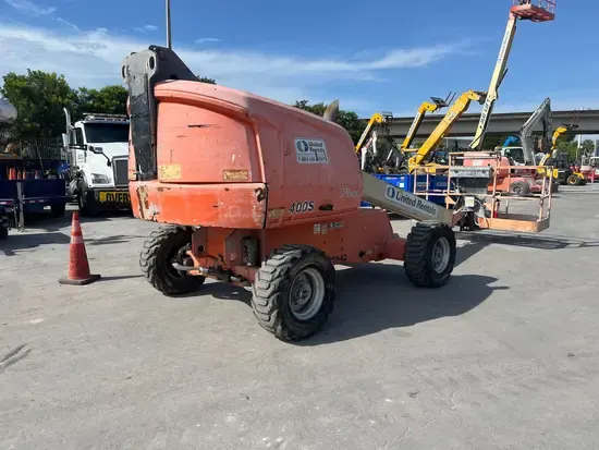 2016 JLG 400S